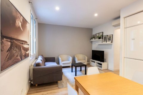 Apartamento de 3 dormitorios en venta en Barcelona, Cataluña, Spain № 8133 - foto 6