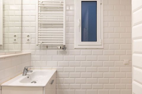 Apartamento de 3 dormitorios en venta en Barcelona, Cataluña, Spain № 8133 - foto 17