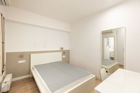 Apartamento de 3 dormitorios en venta en Barcelona, Cataluña, Spain № 8133 - foto 13