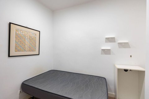 Apartamento de 3 dormitorios en venta en Barcelona, Cataluña, Spain № 8133 - foto 21