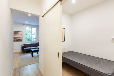 Apartamento de 3 dormitorios en venta en Barcelona, Cataluña, Spain № 8133 - foto 22
