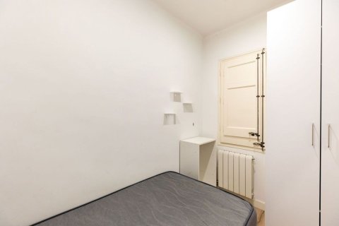 Apartamento de 3 dormitorios en venta en Barcelona, Cataluña, Spain № 8133 - foto 23