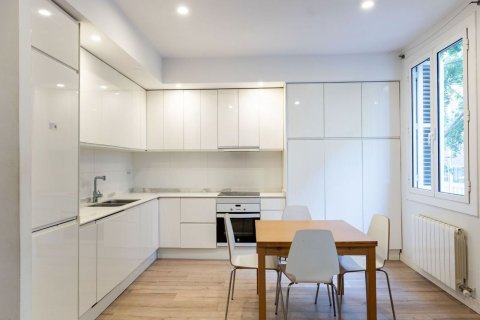 Apartamento de 3 dormitorios en venta en Barcelona, Cataluña, Spain № 8133 - foto 8