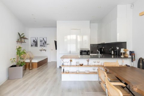 Apartamento de 1 dormitorio en venta en Barcelona, Cataluña, Spain № 8135 - foto 10