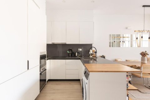 Apartamento de 1 dormitorio en venta en Barcelona, Cataluña, Spain № 8135 - foto 5