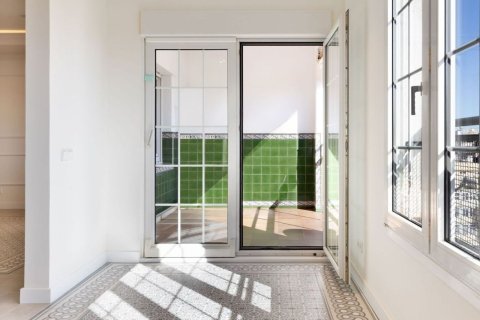 Apartamento de 3 dormitorios en venta en Barcelona, Cataluña, Spain № 8132 - foto 10