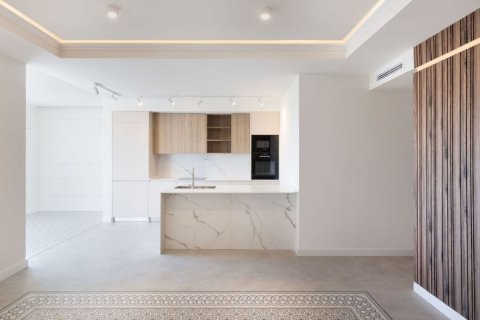 Apartamento de 3 dormitorios en venta en Barcelona, Cataluña, Spain № 8132 - foto 15
