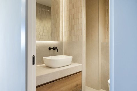 Apartamento de 3 dormitorios en venta en Barcelona, Cataluña, Spain № 8132 - foto 19