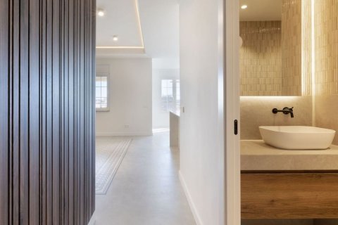 Apartamento de 3 dormitorios en venta en Barcelona, Cataluña, Spain № 8132 - foto 18