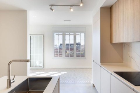 Apartamento de 3 dormitorios en venta en Barcelona, Cataluña, Spain № 8132 - foto 13
