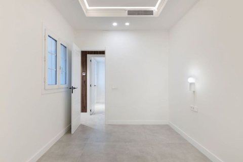 Apartamento de 3 dormitorios en venta en Barcelona, Cataluña, Spain № 8132 - foto 29