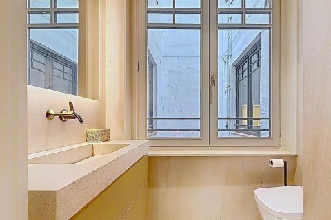 Купить квартиру в Барселона, Испания с 2 комнаты, 105м², № 8136 - фото 12