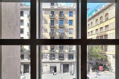 Купить квартиру в Барселона, Испания с 2 комнаты, 105м², № 8136 - фото 19
