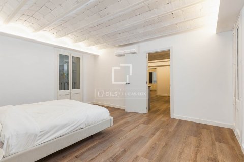 Apartamento de 2 dormitorios en venta en Barcelona, Cataluña, Spain № 6451 - foto 16