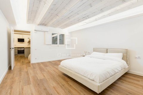Apartamento de 2 dormitorios en venta en Barcelona, Cataluña, Spain № 6451 - foto 23