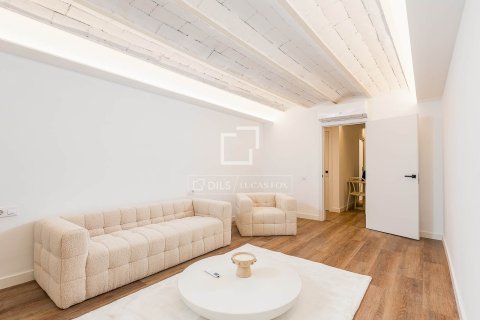 Apartamento de 2 dormitorios en venta en Barcelona, Cataluña, Spain № 6451 - foto 3