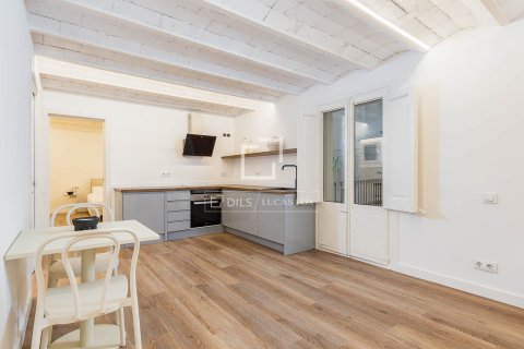 Apartamento de 2 dormitorios en venta en Barcelona, Cataluña, Spain № 6451 - foto 12
