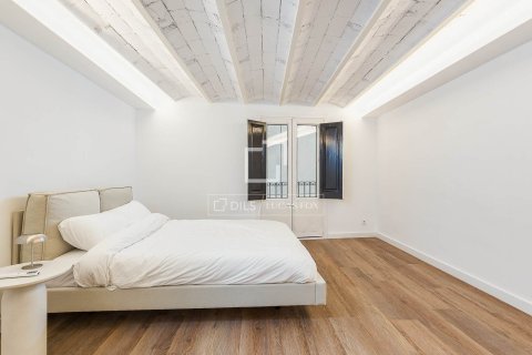 Apartamento de 2 dormitorios en venta en Barcelona, Cataluña, Spain № 6451 - foto 22