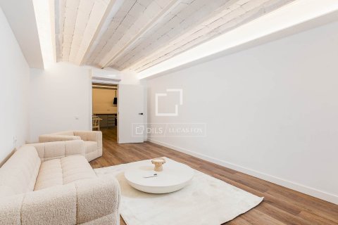 Apartamento de 2 dormitorios en venta en Barcelona, Cataluña, Spain № 6451 - foto 4