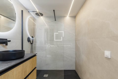 Apartamento de 2 dormitorios en venta en Barcelona, Cataluña, Spain № 6451 - foto 28