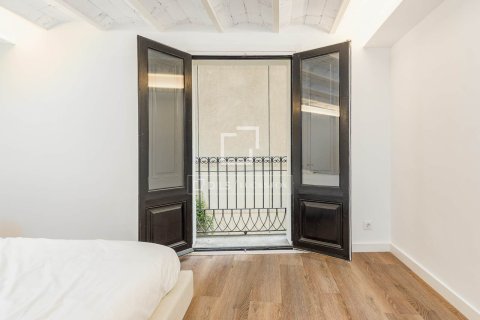 Apartamento de 2 dormitorios en venta en Barcelona, Cataluña, Spain № 6451 - foto 24