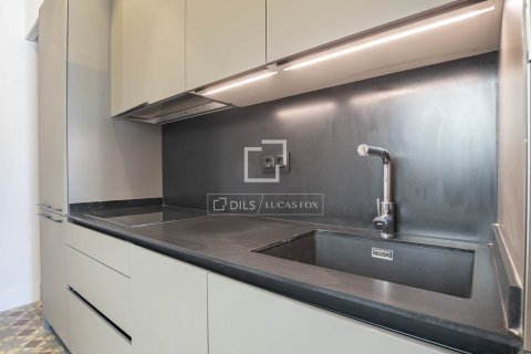 Apartamento de 2 dormitorios en venta en Barcelona, Cataluña, Spain № 6449 - foto 16