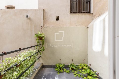 Apartamento de 2 dormitorios en venta en Barcelona, Cataluña, Spain № 6449 - foto 19