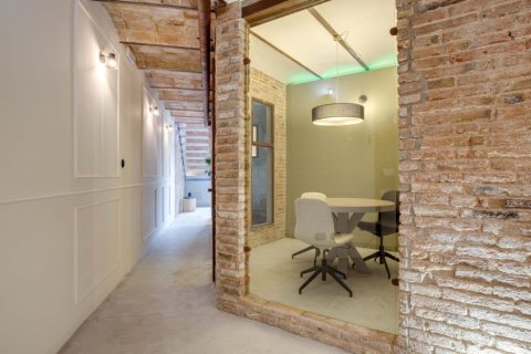 Propiedad comercial de 110 m² en venta en Barcelona, Cataluña, Spain № 3089 - foto 2