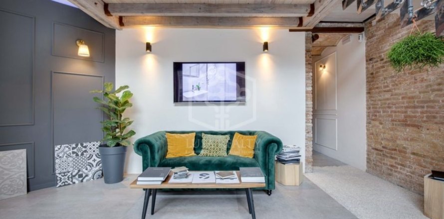 Propiedad comercial de 110 m² en venta en Barcelona, Cataluña, Spain № 3089