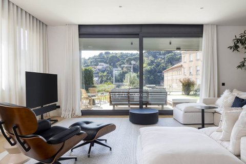 Villa de 5 dormitorios en venta en Barcelona, Cataluña, Spain № 3778 - foto 4