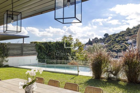 Villa de 5 dormitorios en venta en Barcelona, Cataluña, Spain № 3778