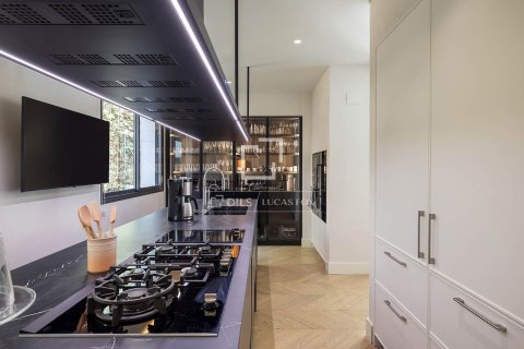 Villa de 5 dormitorios en venta en Barcelona, Cataluña, Spain № 3778 - foto 10