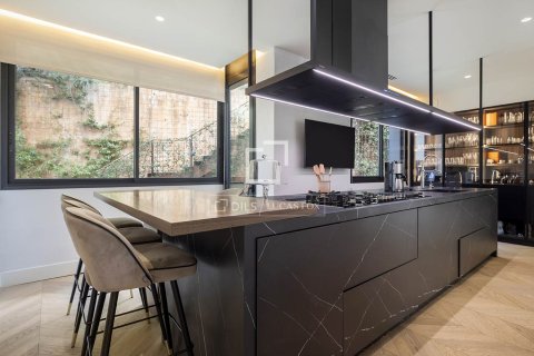 Villa de 5 dormitorios en venta en Barcelona, Cataluña, Spain № 3778 - foto 11