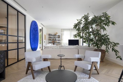 Villa de 5 dormitorios en venta en Barcelona, Cataluña, Spain № 3778 - foto 6