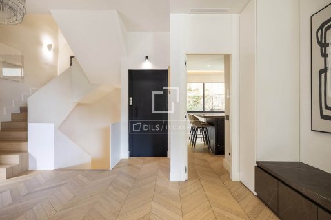Villa de 5 dormitorios en venta en Barcelona, Cataluña, Spain № 3778 - foto 14