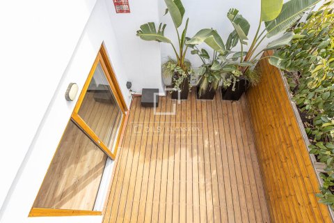 Ático de 2 dormitorios en venta en Barcelona, Cataluña, Spain № 3780 - foto 30