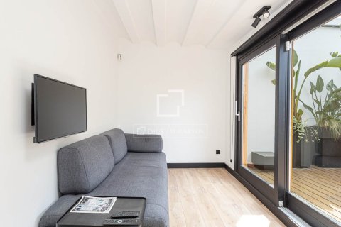 Ático de 2 dormitorios en venta en Barcelona, Cataluña, Spain № 3780 - foto 14