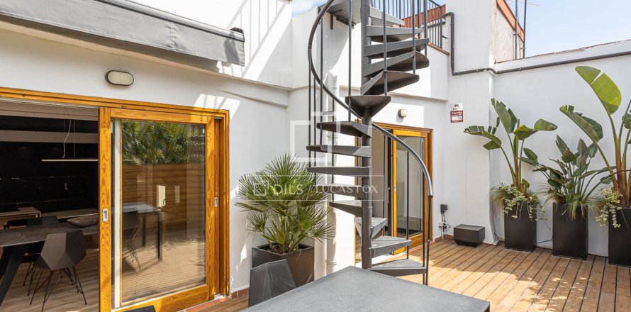 Ático de 2 dormitorios en venta en Barcelona, Cataluña, Spain № 3780