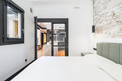 Ático de 2 dormitorios en venta en Barcelona, Cataluña, Spain № 3780 - foto 18