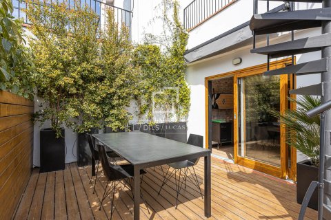 Ático de 2 dormitorios en venta en Barcelona, Cataluña, Spain № 3780 - foto 21