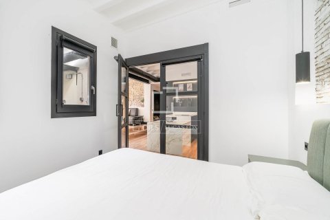 Ático de 2 dormitorios en venta en Barcelona, Cataluña, Spain № 3780 - foto 19