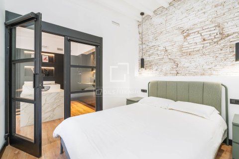 Ático de 2 dormitorios en venta en Barcelona, Cataluña, Spain № 3780 - foto 17