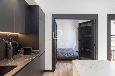 Ático de 2 dormitorios en venta en Barcelona, Cataluña, Spain № 3780 - foto 16