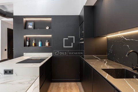 Ático de 2 dormitorios en venta en Barcelona, Cataluña, Spain № 3780 - foto 6