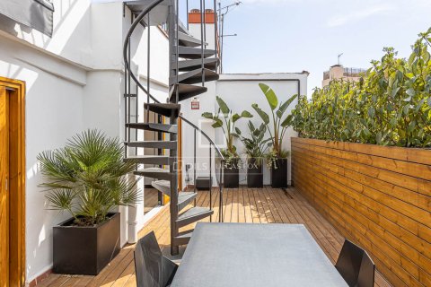 Ático de 2 dormitorios en venta en Barcelona, Cataluña, Spain № 3780 - foto 22