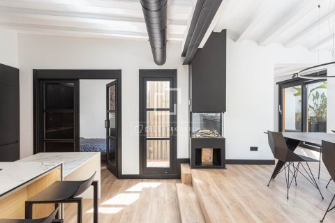 Ático de 2 dormitorios en venta en Barcelona, Cataluña, Spain № 3780 - foto 8
