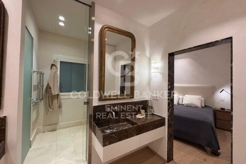 Apartamento de 2 dormitorios en venta en Barcelona, Cataluña, Spain № 7961 - foto 4