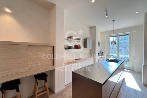 Apartamento de 2 dormitorios en venta en Barcelona, Cataluña, Spain № 7961 - foto 24