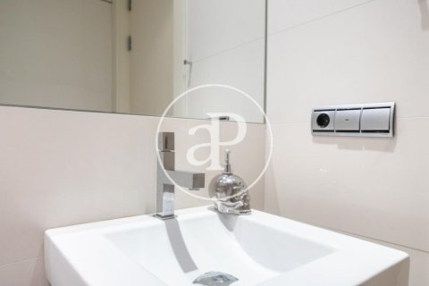 Ático de 3 dormitorios en venta en Sant Martí, Barcelona, Cataluña, Spain № 2450 - foto 20