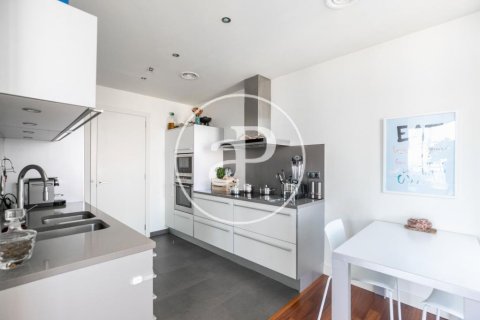 Ático de 3 dormitorios en venta en Sant Martí, Barcelona, Cataluña, Spain № 2450 - foto 10